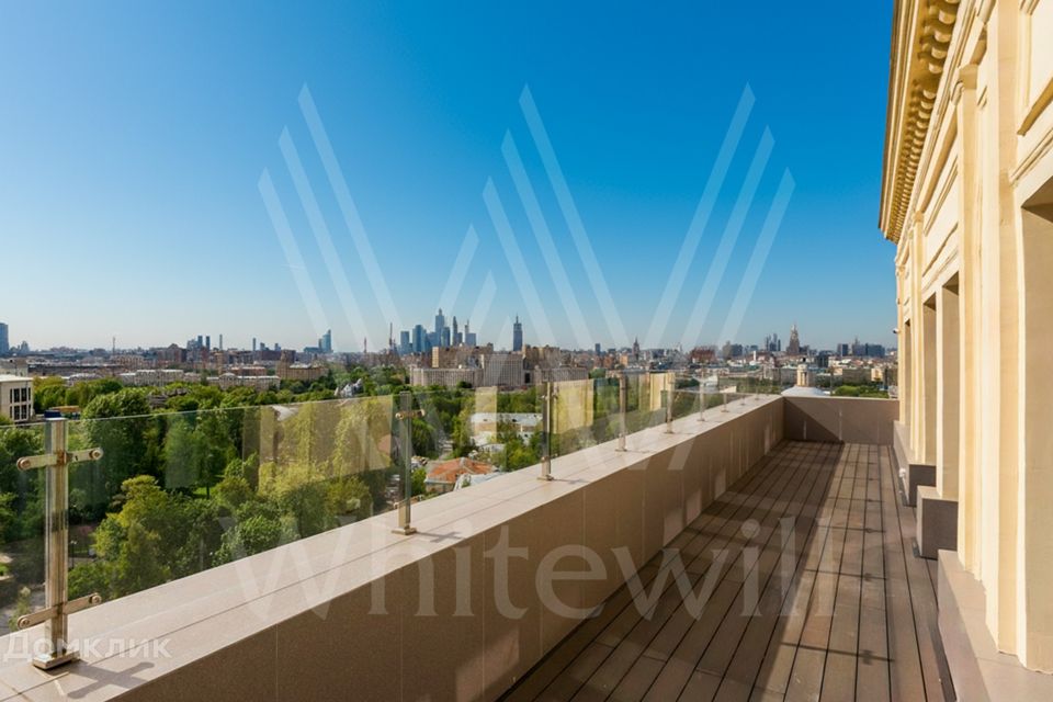 Продаётся 3-комнатная квартира, 130 м²