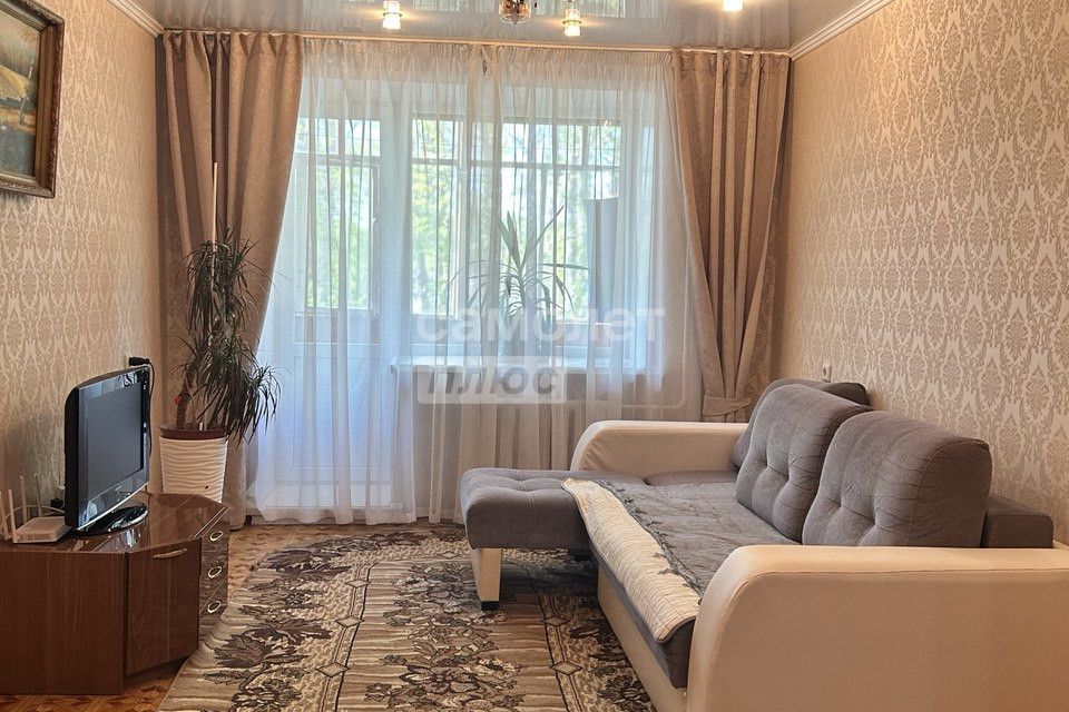 Продаётся 3-комнатная квартира, 49.3 м²