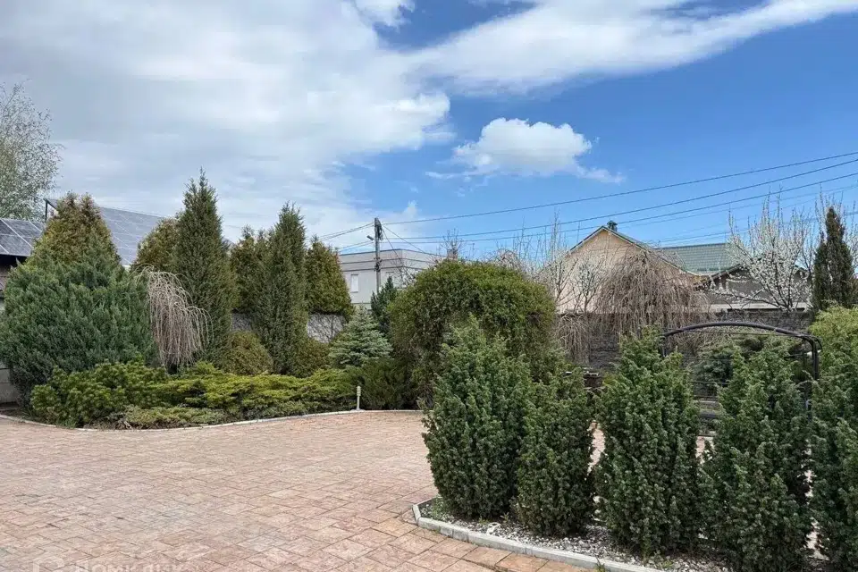 Продаётся 3-этажный дом, 250.4 м²