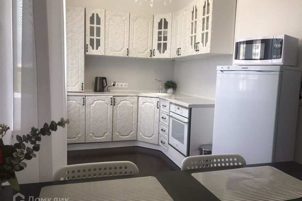 Сдаётся 4-комнатная квартира, 120 м²
