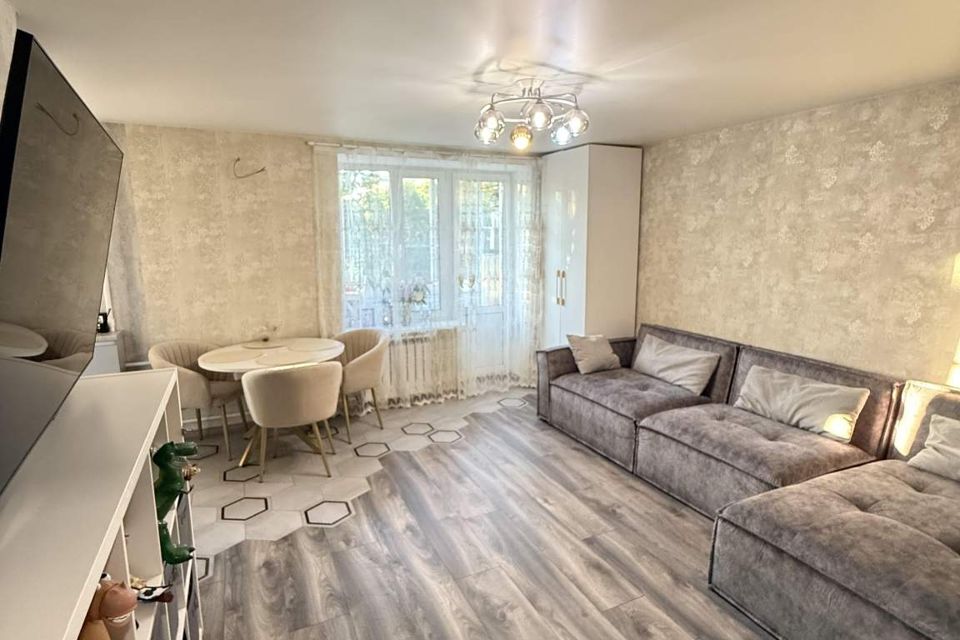 Продаётся 2-комнатная квартира, 55.9 м²