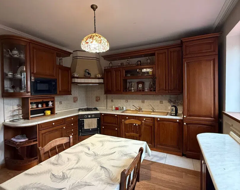 Продаётся 2-этажный дом, 350 м²