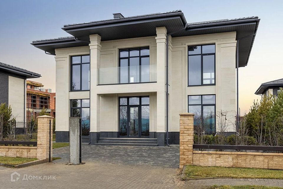 Продаётся 2-этажный дом, 307 м²