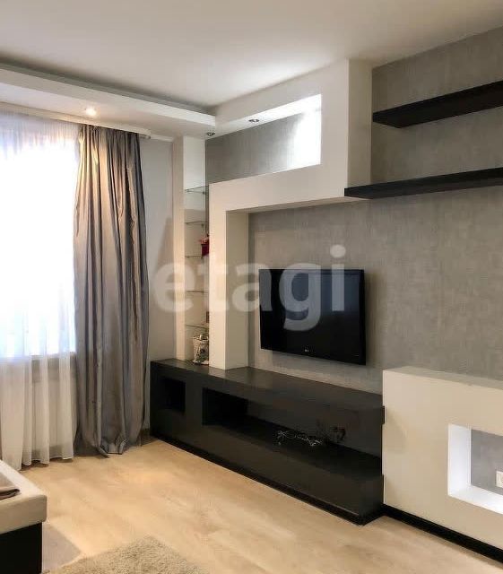 Продаётся 1-комнатная квартира, 42.8 м²
