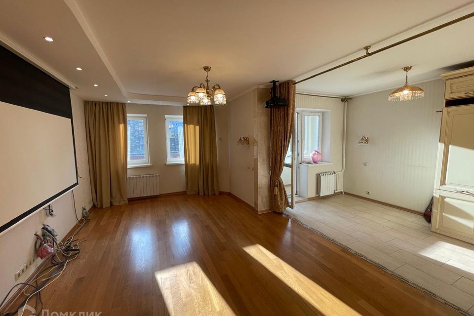 Продаётся 4-комнатная квартира, 125.9 м²