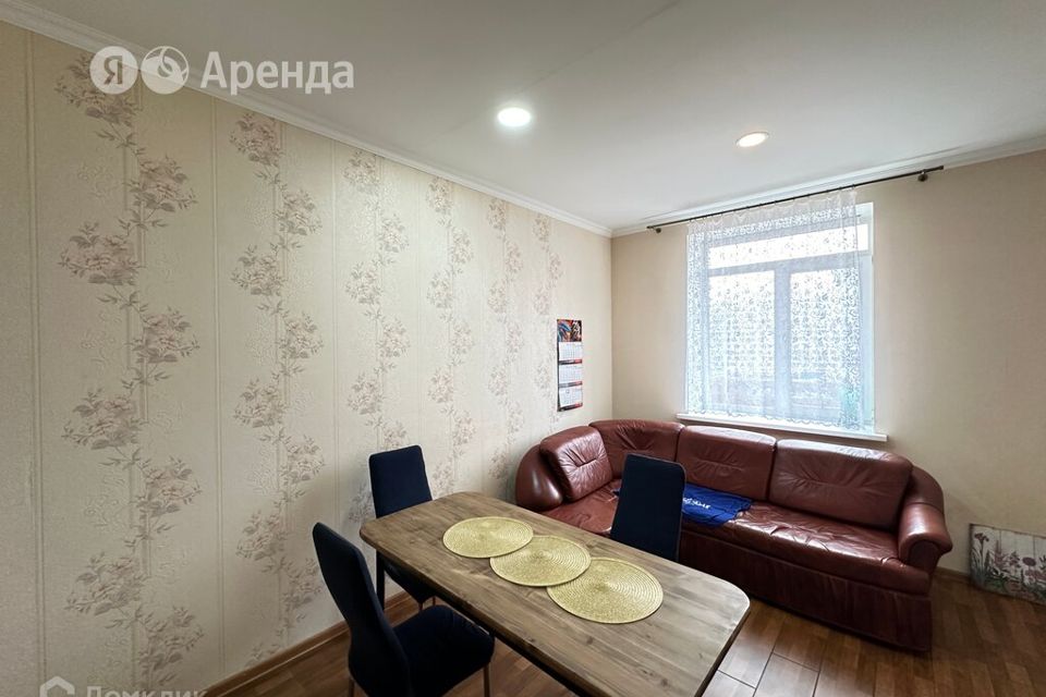 Сдаётся 2-комнатная квартира, 72 м²