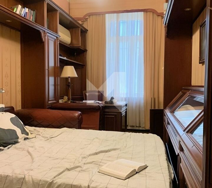 Сдаётся 4-комнатная квартира, 130 м²