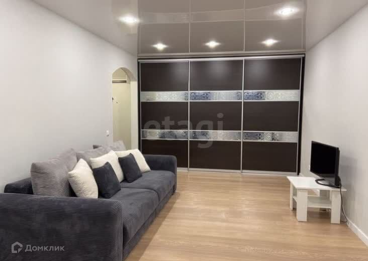 Продаётся 1-комнатная квартира, 43.3 м²