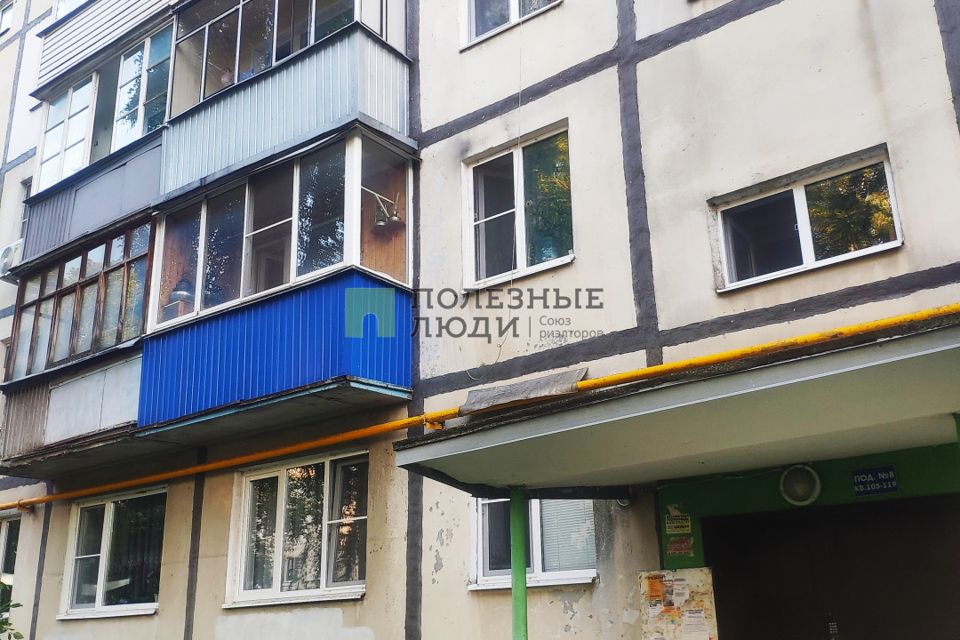 Продаётся 4-комнатная квартира, 60.9 м²