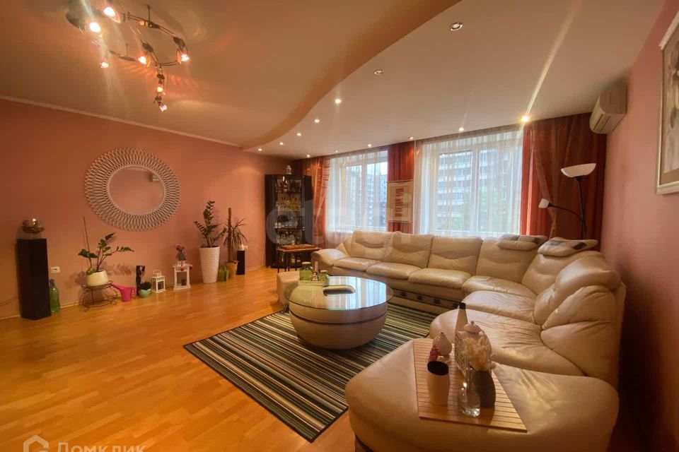 Продаётся 3-комнатная квартира, 118.9 м²