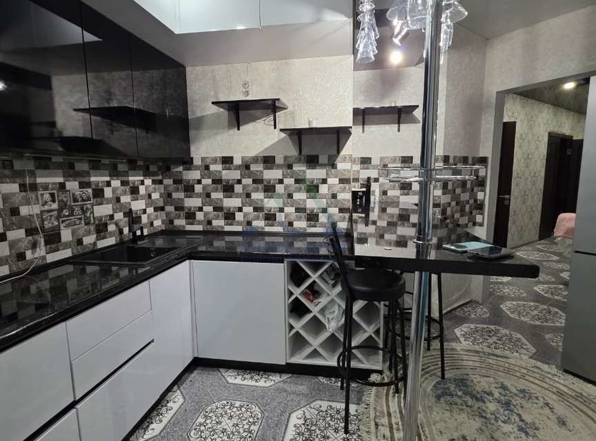 Продаётся 1-комнатная квартира, 55.8 м²