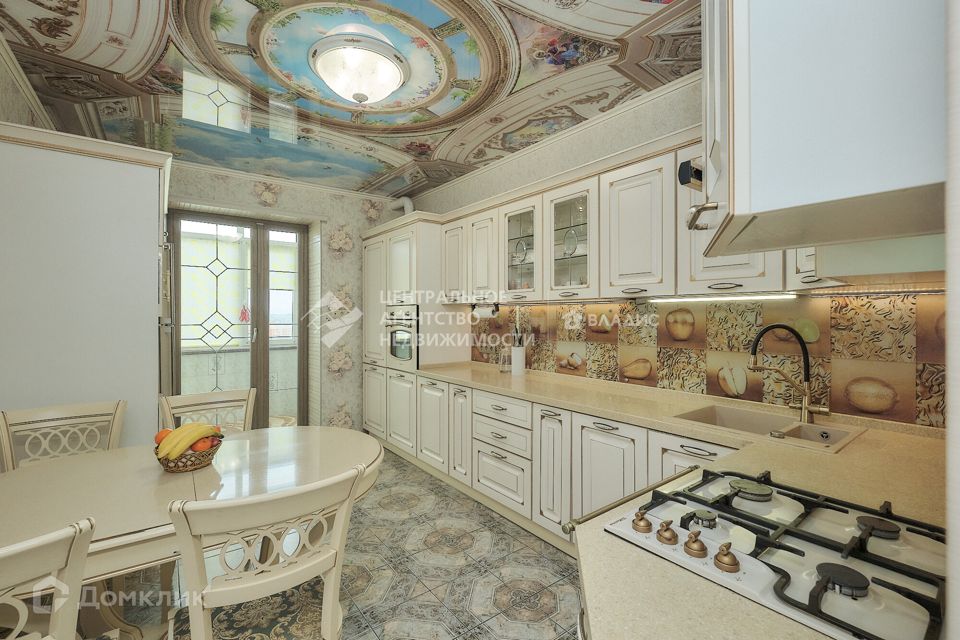 Продаётся 3-комнатная квартира, 108.6 м²