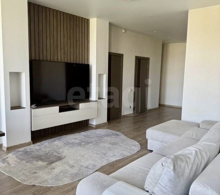 Продаётся 3-комнатная квартира, 108 м²