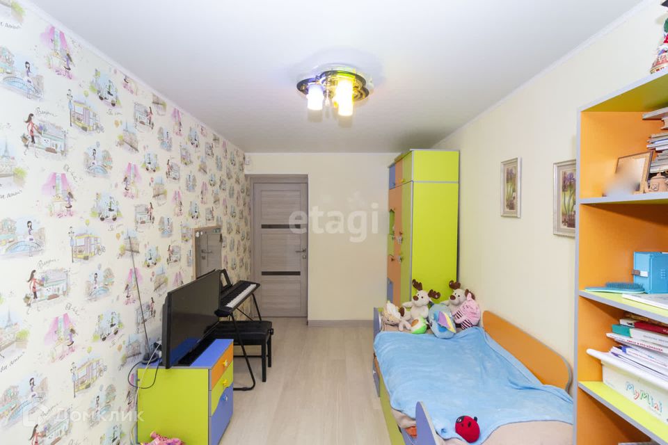 Продаётся 4-комнатная квартира, 110 м²