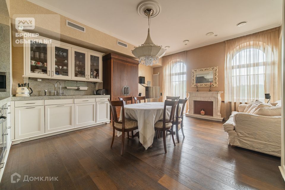 Сдаётся 4-комнатная квартира, 154 м²