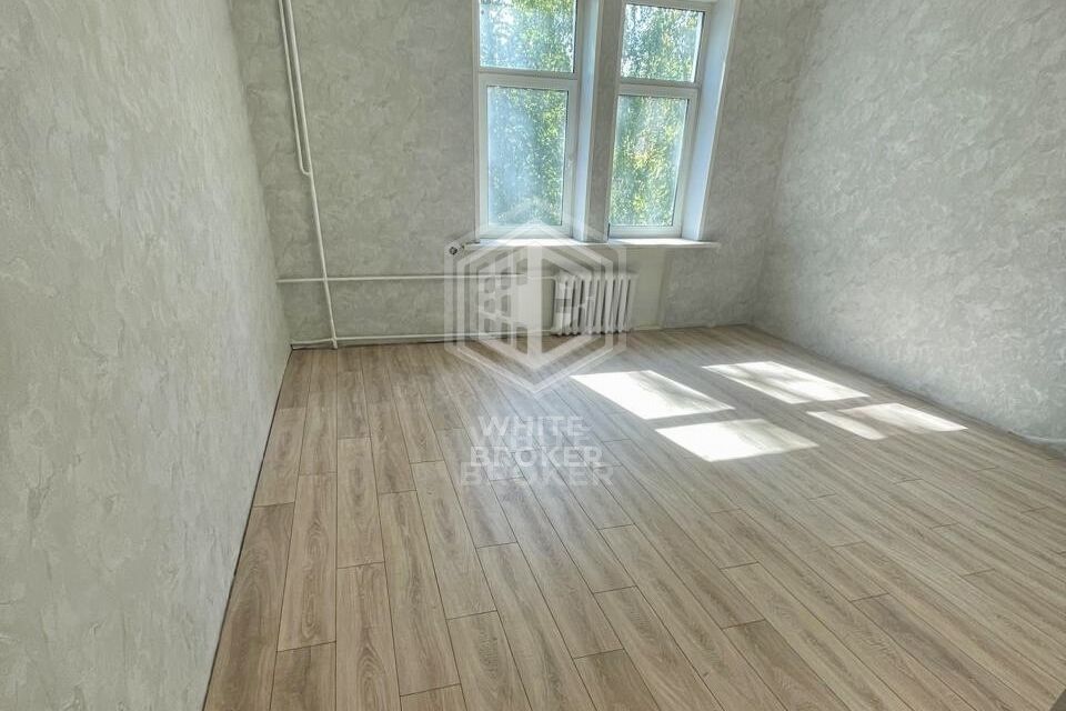 Продаётся 4-комнатная квартира, 98.4 м²