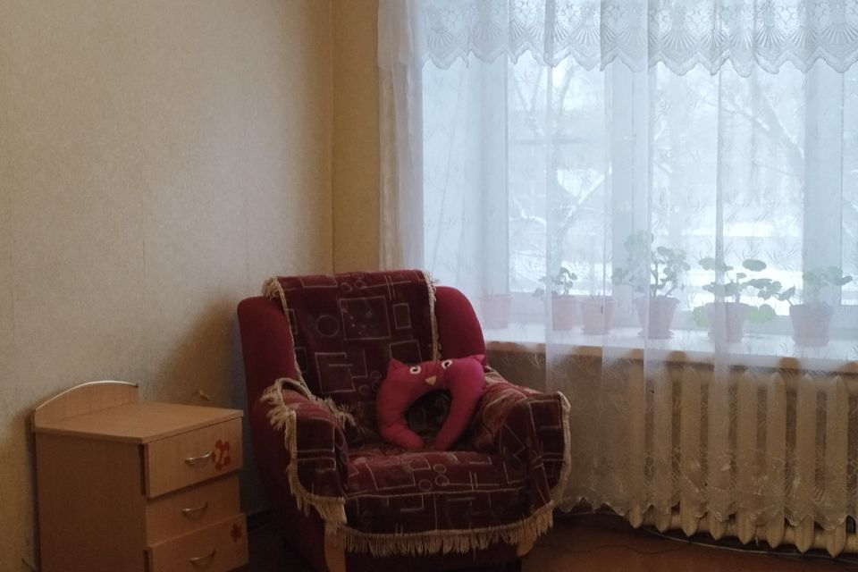 Продаётся 4-комнатная квартира, 60.8 м²