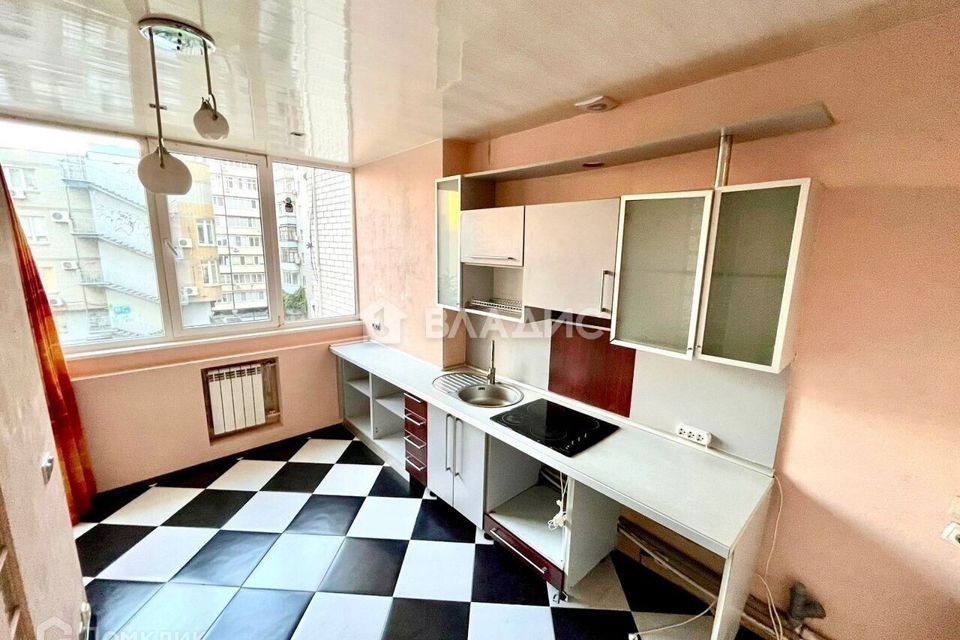 Сдаётся 3-комнатная квартира, 130 м²