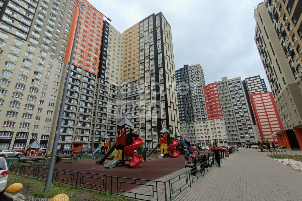 Продаётся 1-комнатная квартира, 40.8 м²