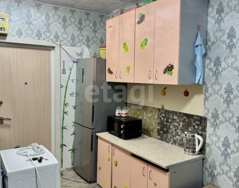 Продаётся комната в 8-комн. квартире, 13.4 м²