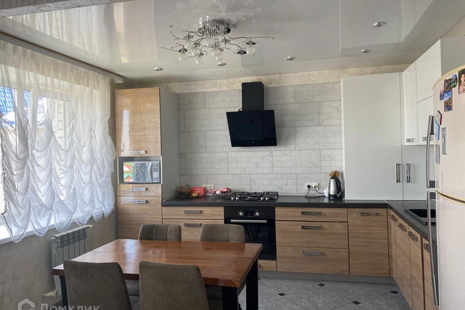 Продаётся 3-комнатная квартира, 97 м²