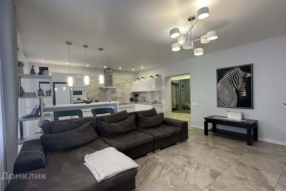 Продаётся 3-комнатная квартира, 93 м²