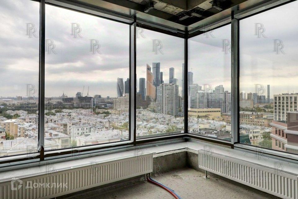 Продаётся 4-комнатная квартира, 170 м²