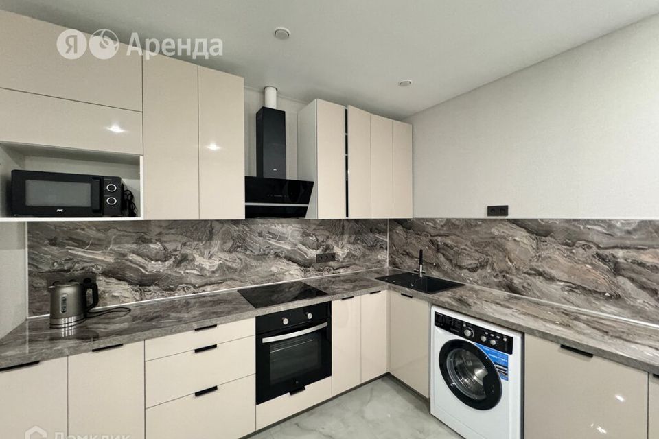 Сдаётся 1-комнатная квартира, 52 м²