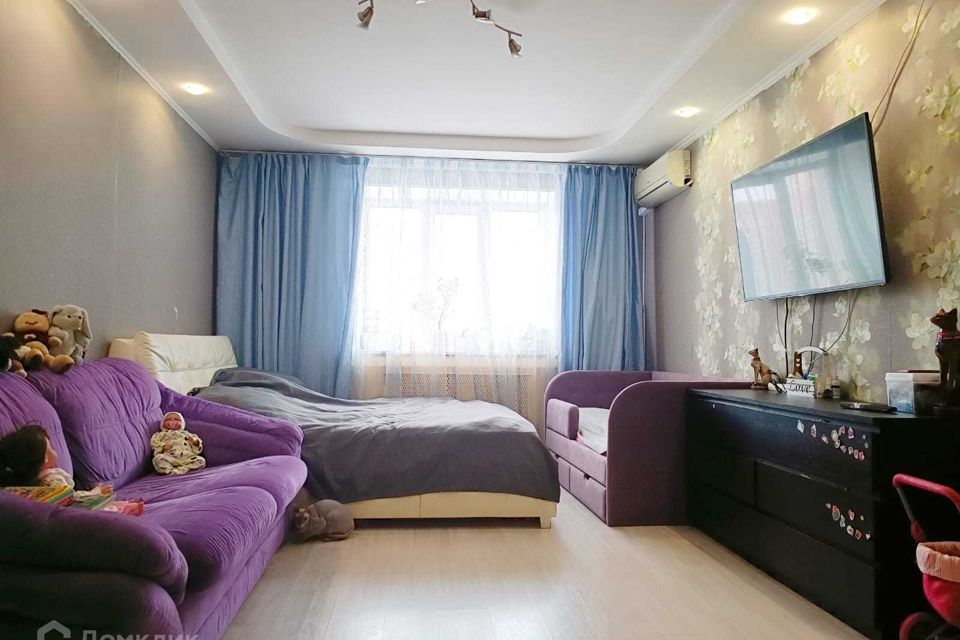 Продаётся 1-комнатная квартира, 54 м²