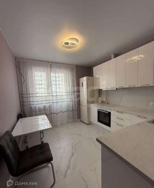 Сдаётся 1-комнатная квартира, 42 м²