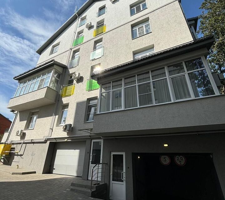 Сдаётся 3-комнатная квартира, 95 м²