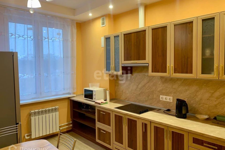 Сдаётся 2-комнатная квартира, 70 м²