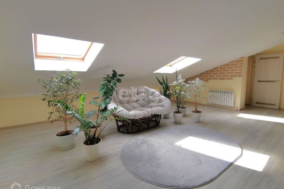 Продаётся 5-комнатная квартира, 180 м²