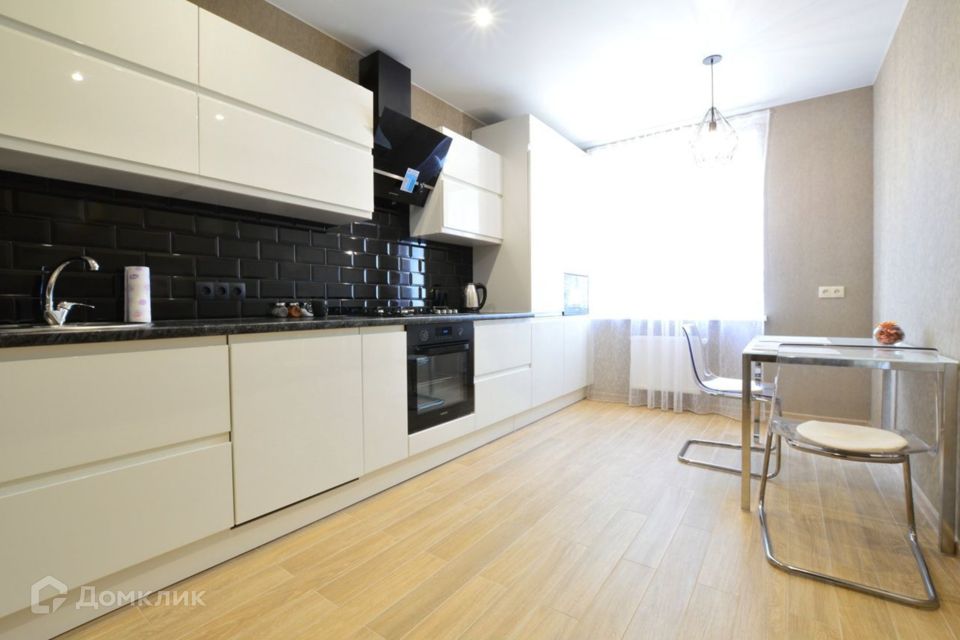 Продаётся 1-комнатная квартира, 38 м²