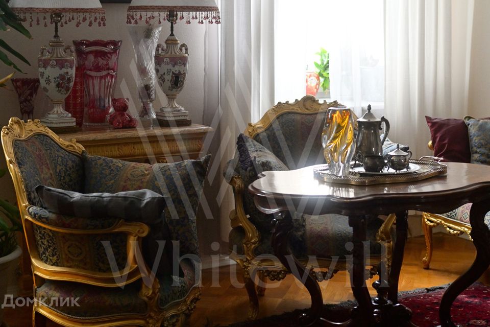 Продаётся 4-комнатная квартира, 142 м²