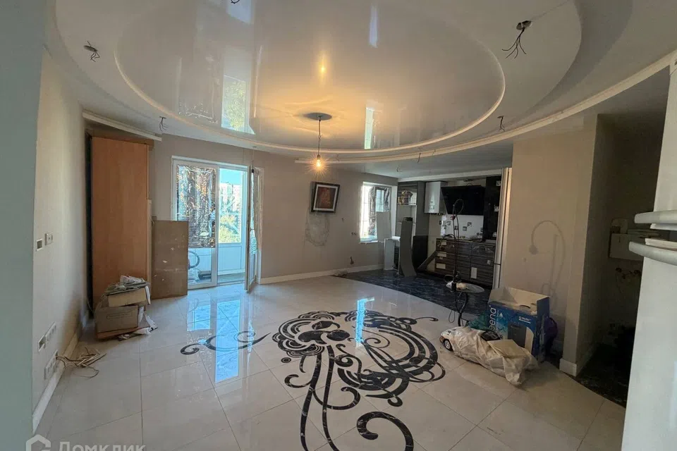 Продаётся 4-комнатная квартира, 90 м²