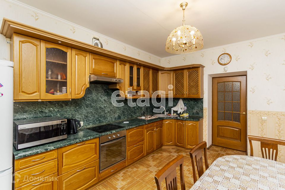 Сдаётся 4-комнатная квартира, 120 м²
