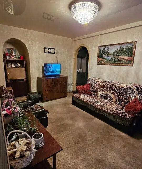 Продаётся 3-комнатная квартира, 40.7 м²