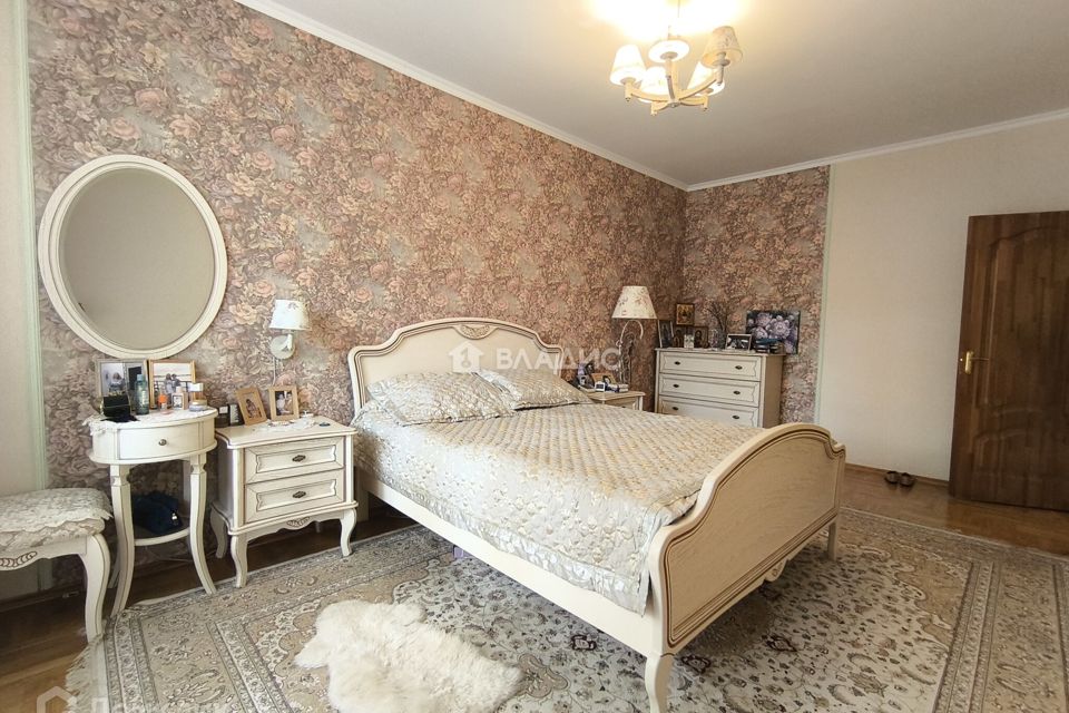 Продаётся 4-комнатная квартира, 107.7 м²