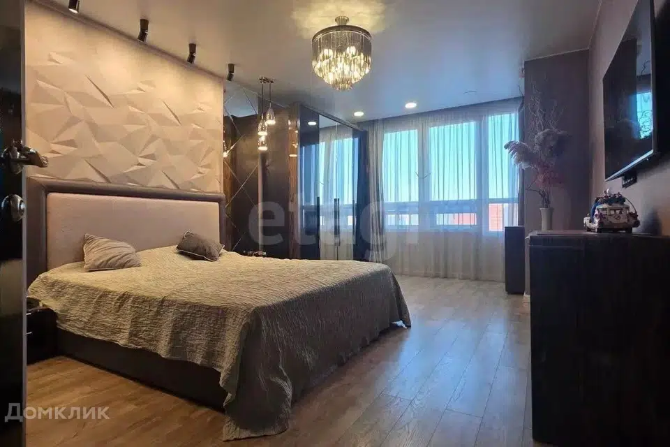 Продаётся 3-комнатная квартира, 127 м²