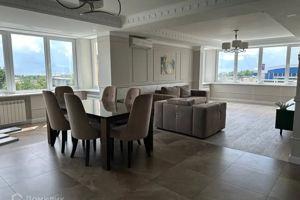 Продаётся 3-комнатная квартира, 126.9 м²