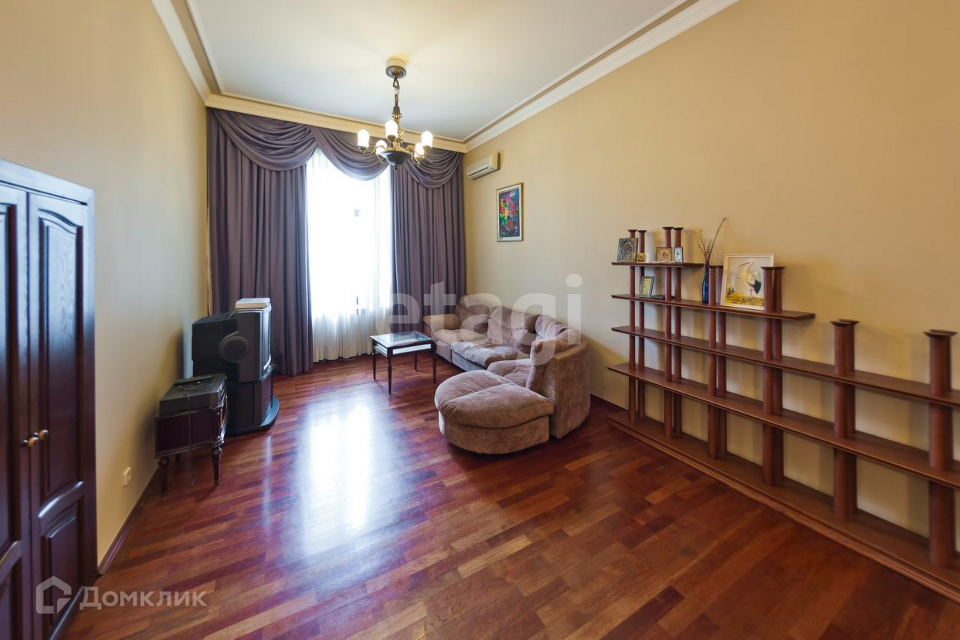 Продаётся 3-комнатная квартира, 110 м²