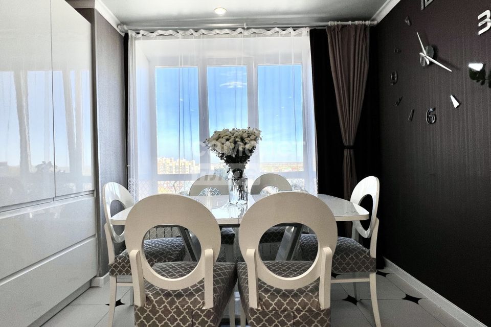 Продаётся 2-комнатная квартира, 75.3 м²