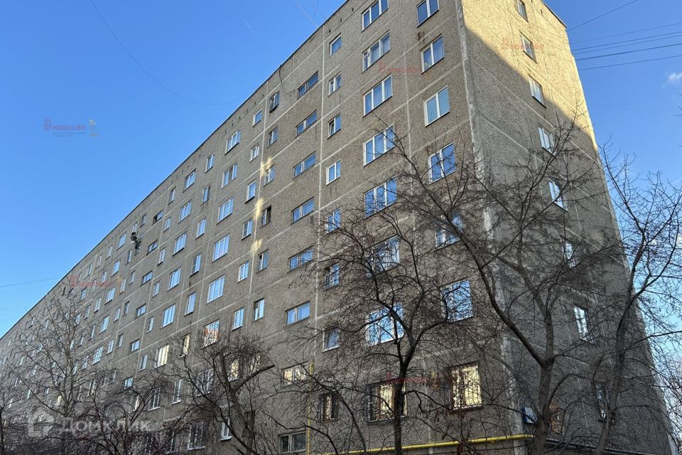 Продаётся 4-комнатная квартира, 64 м²