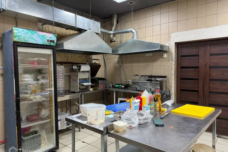 Сдаётся помещение своб. назначения, 270 м²