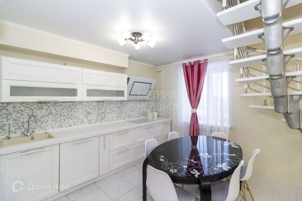 Продаётся 5-комнатная квартира, 145.2 м²