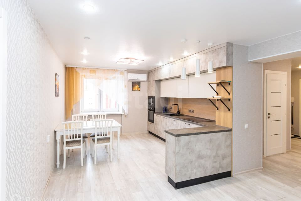 Продаётся 3-комнатная квартира, 105.3 м²