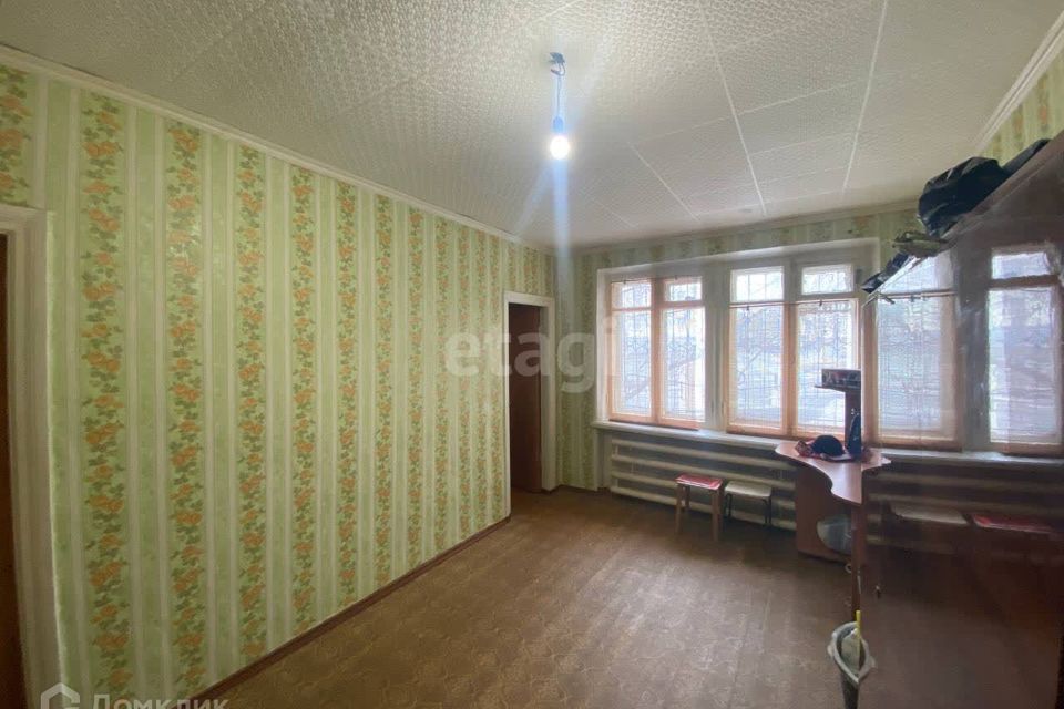 Продаётся 3-комнатная квартира, 47.4 м²
