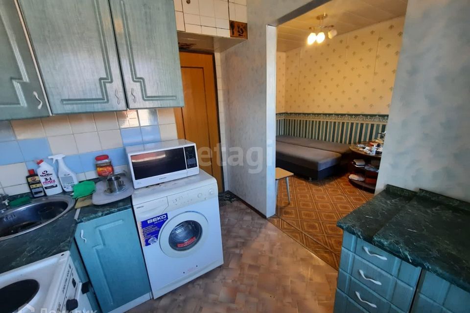 Продаётся 4-комнатная квартира, 61.6 м²