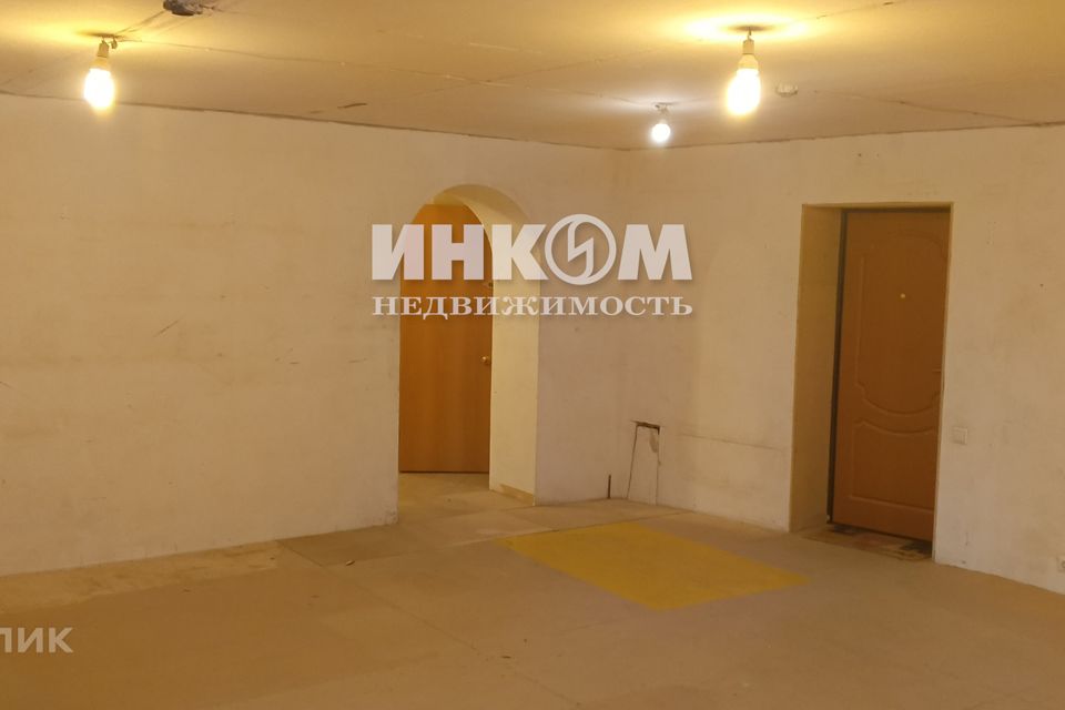 Продаётся 1-комнатная квартира, 66.7 м²
